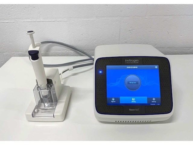 Invitrogen - neon nxt elektroporatiesysteem - pd 12/2023 - afbeelding 1 van  10