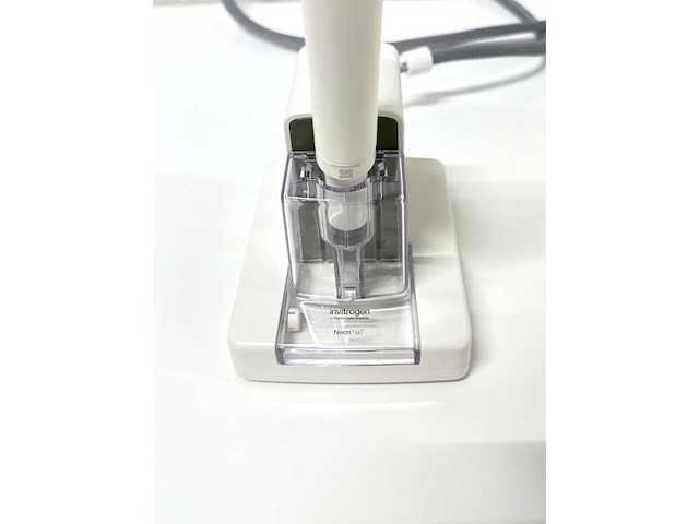 Invitrogen - neon nxt elektroporatiesysteem - pd 12/2023 - afbeelding 9 van  10