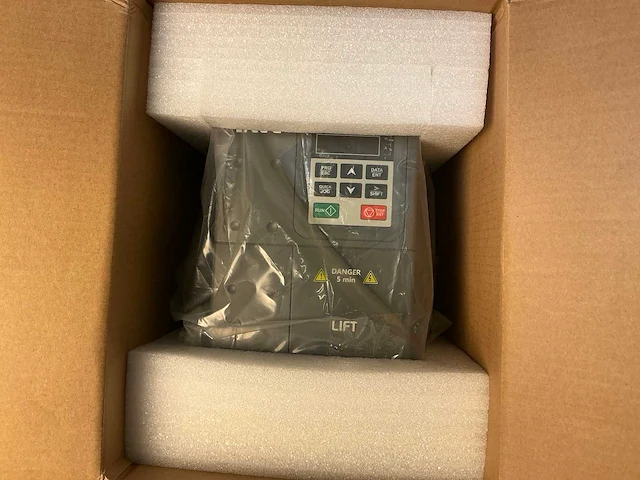 Invt gd300l-004g-4 frequentieregelaar - afbeelding 2 van  7