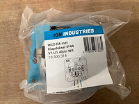 Ion industries wandcontactdoos met deksel (42x) - afbeelding 3 van  4