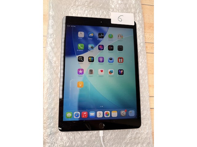 Ipad 8th gen. - afbeelding 1 van  4