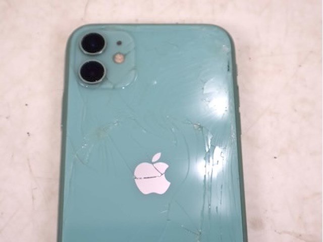 Iphone 11 groen - afbeelding 4 van  5