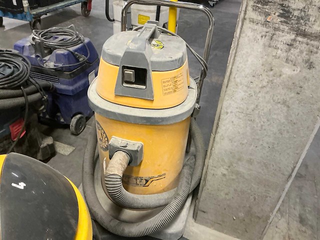 Ironside en ghibli diverse industriële stofzuigers (2x) - afbeelding 3 van  5