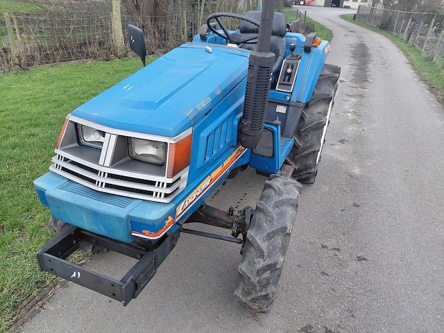 Iseki - tu230f - garden tractor - afbeelding 11 van  18