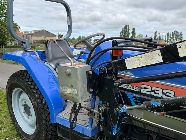 Iseki geas 233 met frontlader - afbeelding 14 van  25