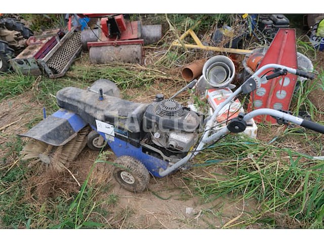 Iseki hk100v benzine vloerborstelmachine - afbeelding 2 van  10