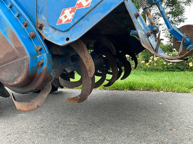 Iseki landhope 17 minitractor met bijhorende frees - afbeelding 14 van  26