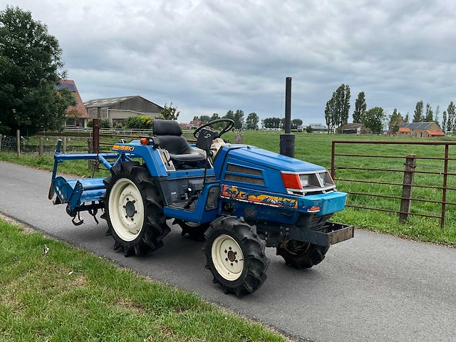 Iseki landhope 17 minitractor met bijhorende frees - afbeelding 20 van  26