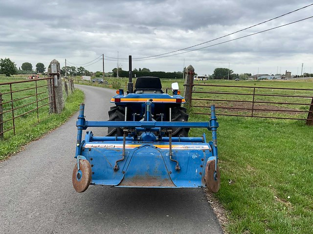 Iseki landhope 17 minitractor met bijhorende frees - afbeelding 23 van  26