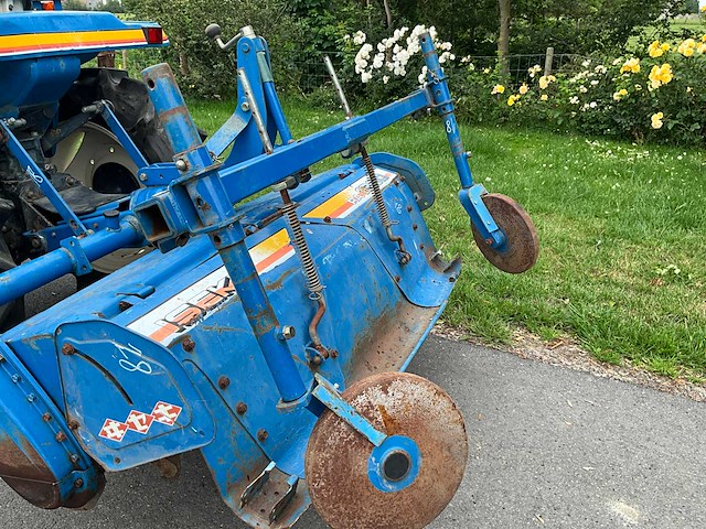 Iseki landhope 17 minitractor met bijhorende frees - afbeelding 9 van  11