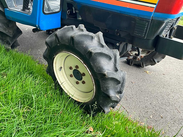Iseki landhope 175 minitractor + grondfrees - afbeelding 6 van  24