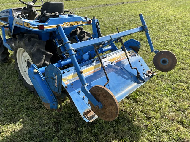 Iseki landhope tu165f vierwielaangedreven minitractor met grondfrees - afbeelding 15 van  24