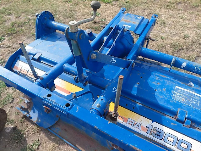 Iseki ra1300 grondfrees - afbeelding 4 van  12
