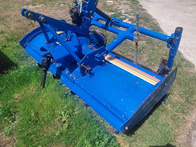 Iseki rb 130 grondfrees - afbeelding 1 van  9