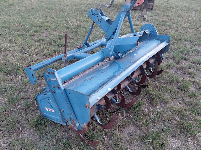 Iseki sar1360 - grondfrees - afbeelding 4 van  7