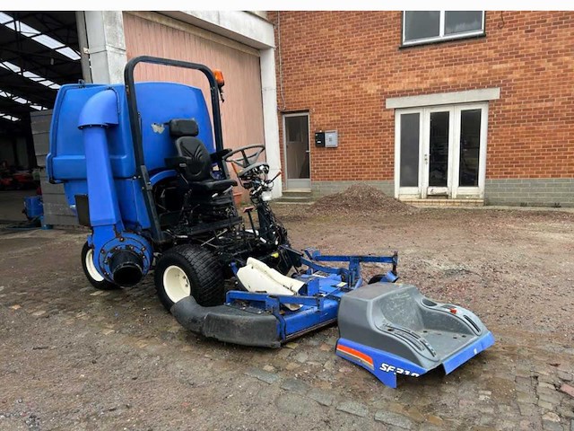 Iseki sf310 iseki sf310 diesel 31pk 4x4 - afbeelding 1 van  9