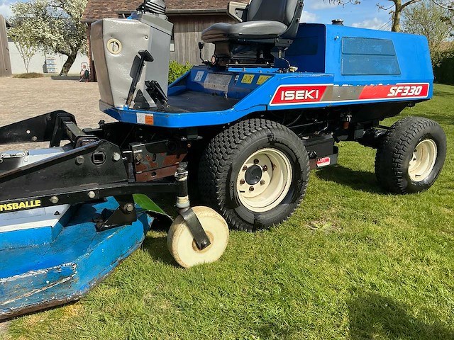 Iseki sf330 grasmaaier 4x4 + cabine (gedemonteerd) - afbeelding 19 van  74