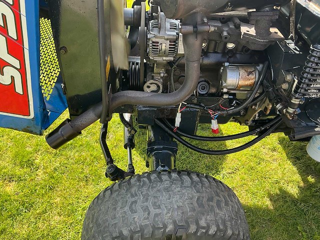 Iseki sf330 grasmaaier 4x4 + cabine (gedemonteerd) - afbeelding 28 van  74