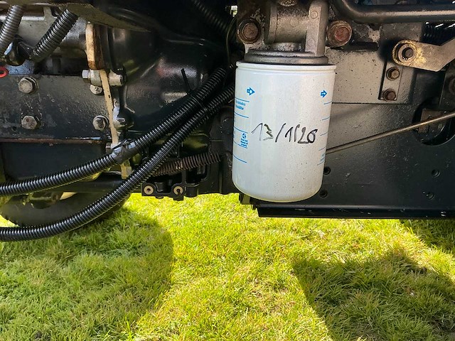 Iseki sf330 grasmaaier 4x4 + cabine (gedemonteerd) - afbeelding 33 van  74