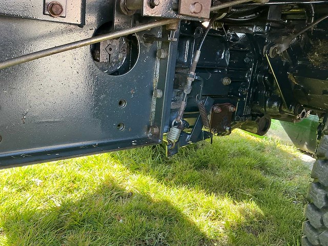 Iseki sf330 grasmaaier 4x4 + cabine (gedemonteerd) - afbeelding 36 van  74