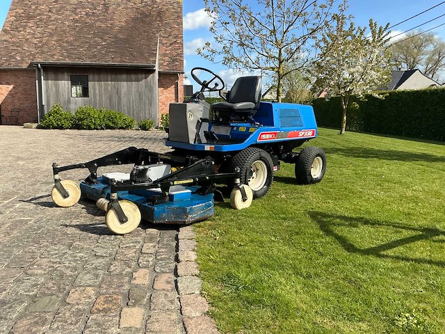 Iseki sf330 grasmaaier 4x4 + cabine (gedemonteerd) - afbeelding 34 van  74