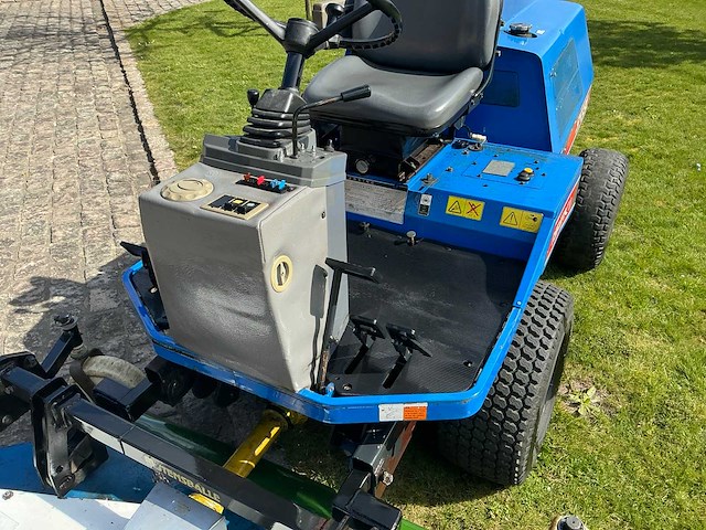 Iseki sf330 grasmaaier 4x4 + cabine (gedemonteerd) - afbeelding 61 van  74