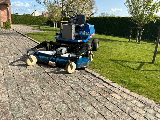 Iseki sf330 grasmaaier 4x4 + cabine (gedemonteerd) - afbeelding 56 van  74