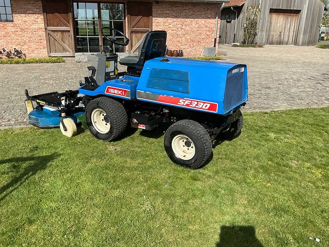 Iseki sf330 grasmaaier 4x4 + cabine (gedemonteerd) - afbeelding 16 van  74