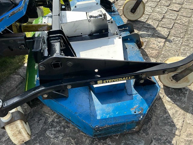 Iseki sf330 grasmaaier 4x4 + cabine (gedemonteerd) - afbeelding 40 van  74