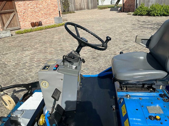Iseki sf330 grasmaaier 4x4 + cabine (gedemonteerd) - afbeelding 64 van  74