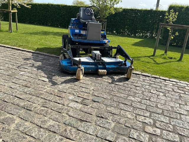 Iseki sf330 grasmaaier 4x4 + cabine (gedemonteerd) - afbeelding 73 van  74