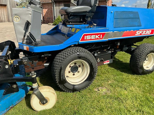 Iseki sf330 grasmaaier 4x4 + cabine (gedemonteerd) - afbeelding 17 van  58