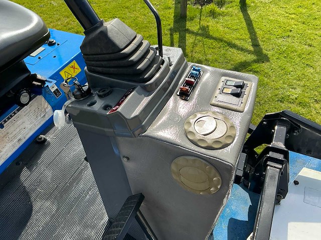 Iseki sf330 grasmaaier 4x4 + cabine (gedemonteerd) - afbeelding 41 van  58