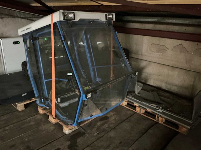 Iseki sf330 grasmaaier 4x4 + cabine (gedemonteerd) - afbeelding 53 van  58