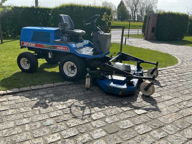Iseki sf330 grasmaaier 4x4 + cabine (gedemonteerd) - afbeelding 4 van  61