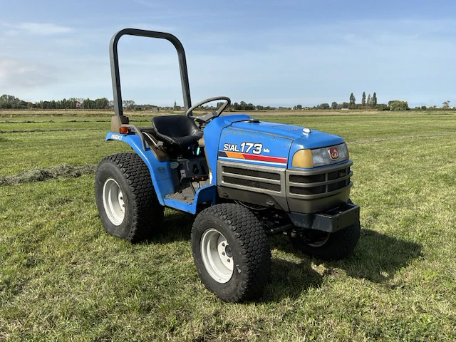 Iseki sial tf173f vierwielaangedreven minitractor - afbeelding 15 van  21