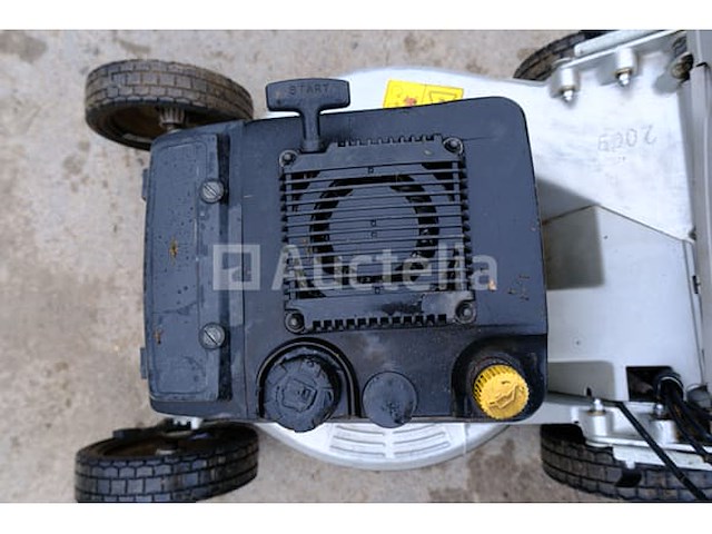 Iseki sw621 benzine grasmaaier - afbeelding 2 van  11