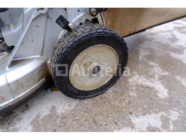 Iseki sw621 benzine grasmaaier - afbeelding 5 van  11