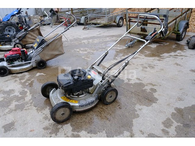 Iseki sw621 benzine grasmaaier - afbeelding 9 van  12