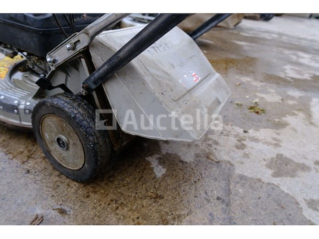 Iseki sw621 benzine grasmaaier - afbeelding 12 van  12