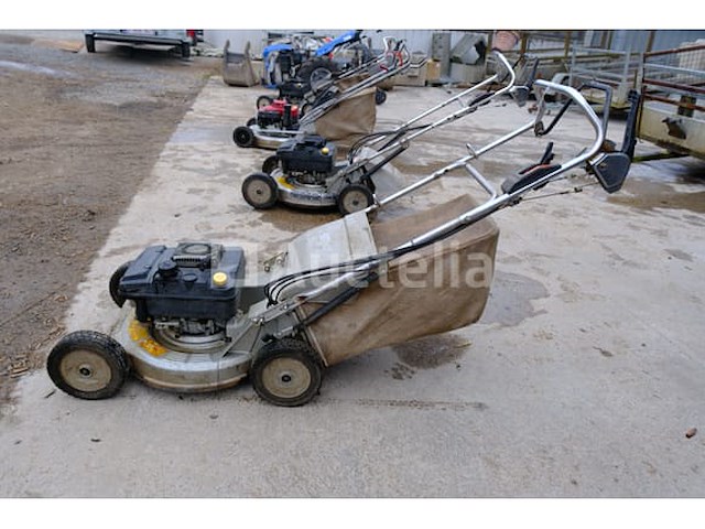 Iseki sw621 benzine grasmaaier - afbeelding 3 van  11