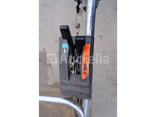 Iseki sw621 benzine grasmaaier - afbeelding 1 van  11