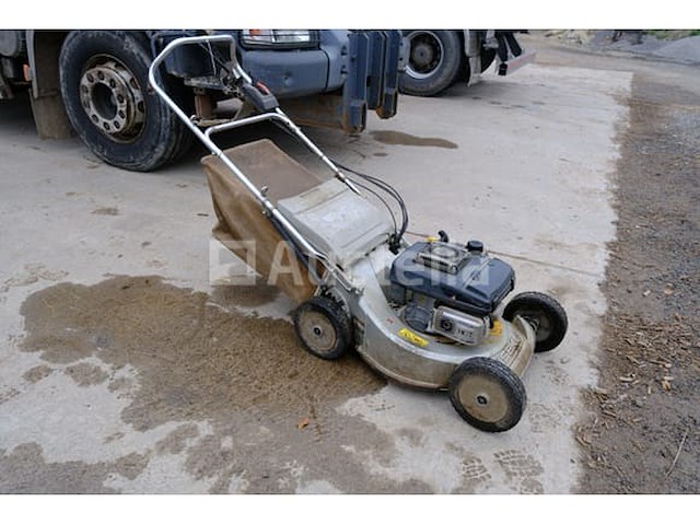Iseki sw621 benzine grasmaaier - afbeelding 5 van  11