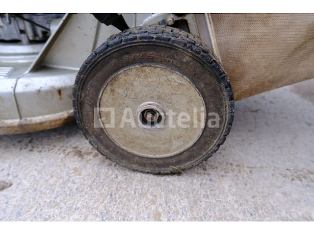 Iseki sw621 benzine grasmaaier - afbeelding 11 van  11