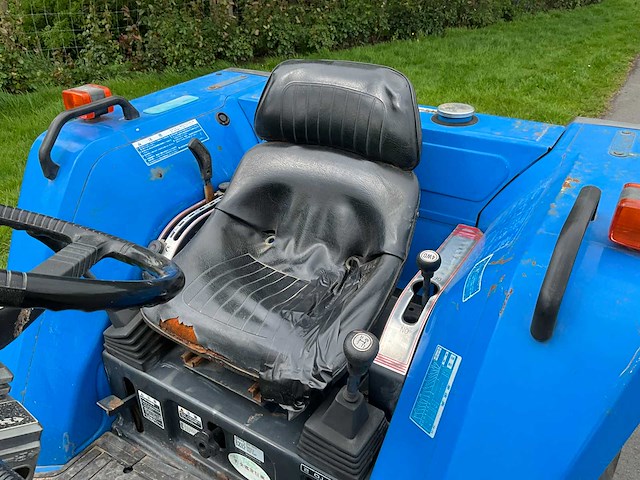Iseki ta247 minitractor - afbeelding 5 van  21