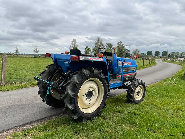 Iseki ta247 minitractor - afbeelding 17 van  21