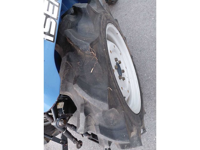 Iseki th18 vierwielaangedreven minitractor - afbeelding 2 van  12