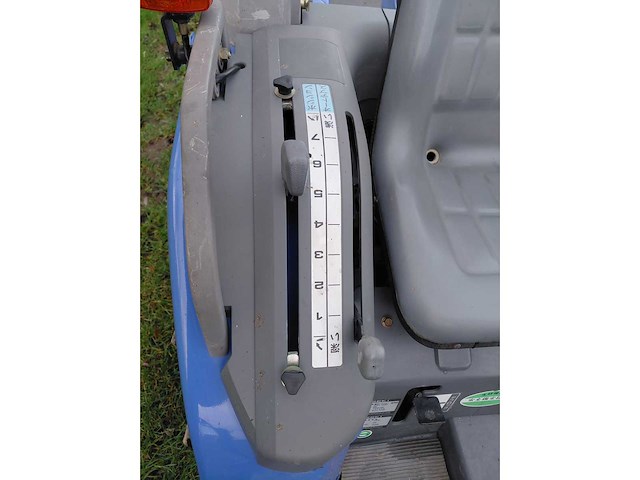 Iseki ths 18 minitractor - afbeelding 18 van  22