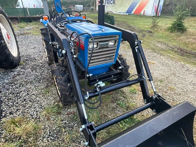 Iseki tl1900 minitractor - afbeelding 24 van  25