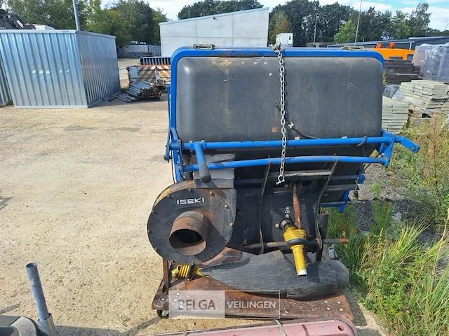 Iseki tractor + maaibalk - afbeelding 4 van  12